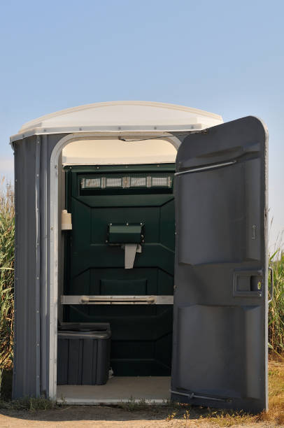 Portable Toilet Options We Offer in Broxton, GA
